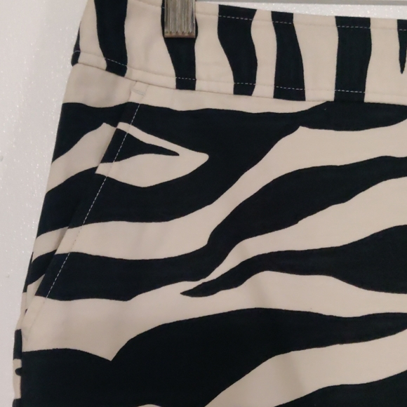 Women's Skirt - Picture 2 of 6